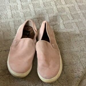 Blush/tan boat shoe
